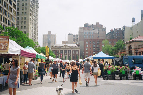 GREEN LIVING: Farmers markets & why we love them