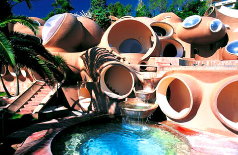 LE PALAIS BULLES: HISTORY OF THE BUBBLE MANSION LE PALAIS BULLES: HISTORY OF THE BUBBLE MANSION