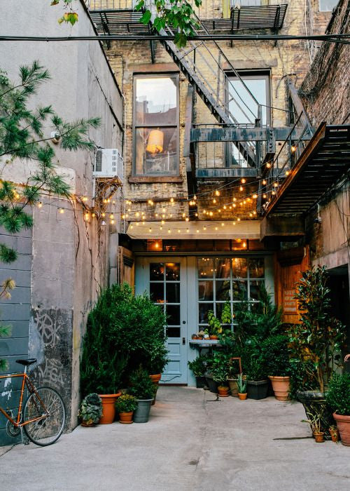 URBAN WONDERLAND: TURN YOUR CITY BACKYARD INTO AN OUTDOOR OASIS