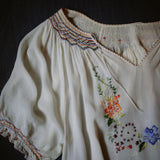 1940s VINTAGE HUNGARIAN BLOUSE