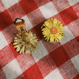 VINTAGE 60'S YELLOW DAISY CLIP ON EARRINGS