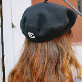 LE BERET NOIR